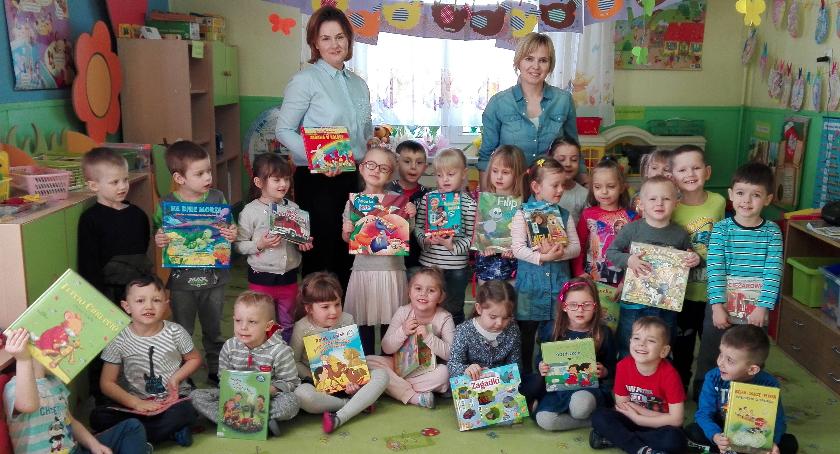 Maluchy w bibliotece