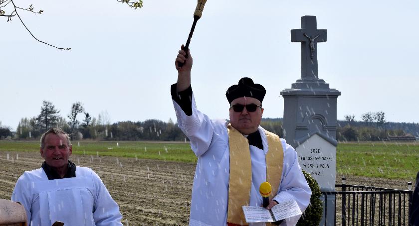 Powraca tradycja święcenia pól - niedziela w parafii Grodziec