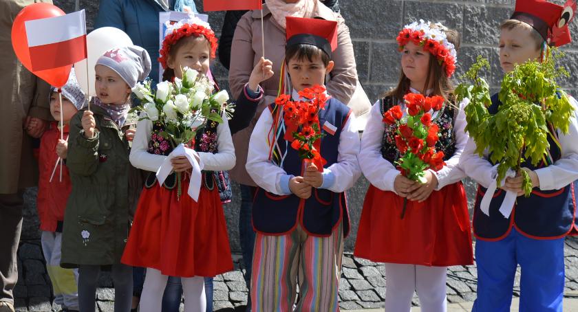 Dzień Flagi - zrób sobie kotylion i pośpiewaj patriotycznie w MCK