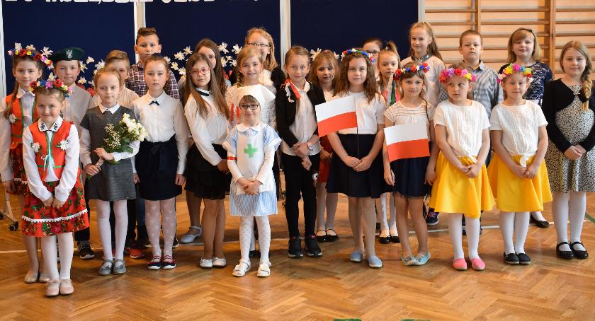 Patriotycznie na scenie w Dzierzążni