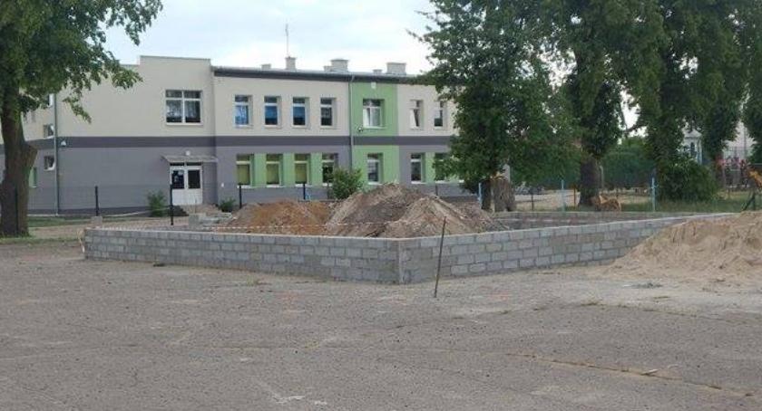 Siłownia, plac i scena