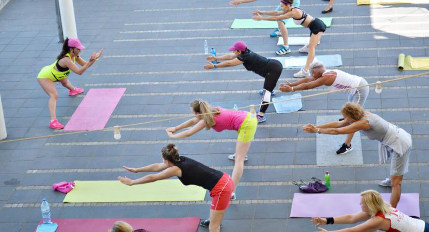 Tym razem fitness w przysiadzie