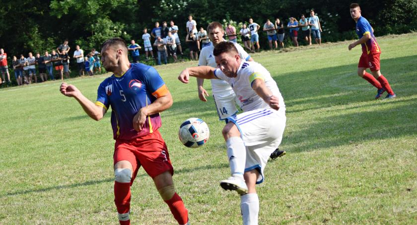 Ciekawy piłkarski weekend – na deser pierwsze derby