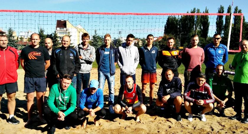 Dziewięć par w turnieju plażówki