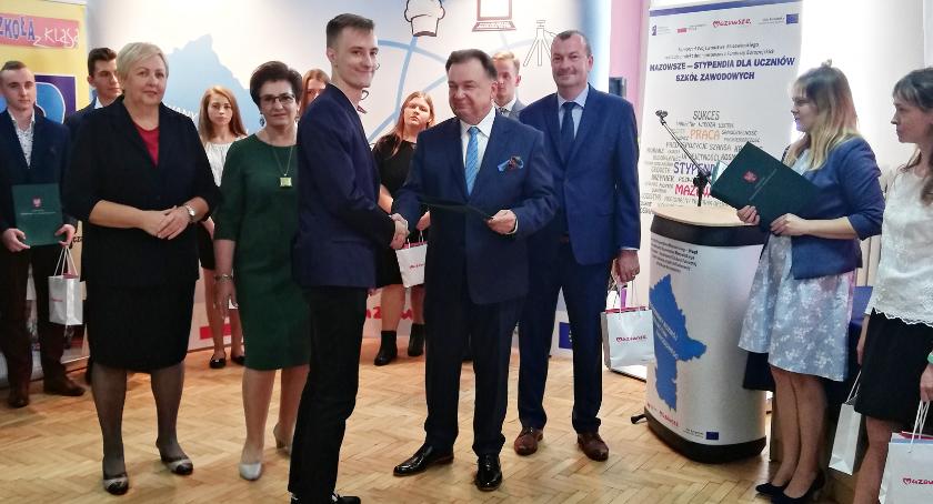 14 naszych uczniów ze stypendiami marszałka