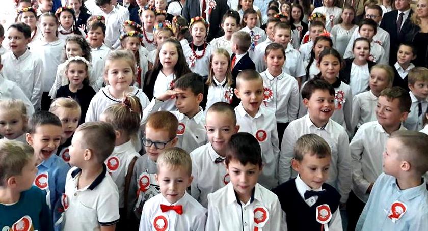 Świętowanie niepodległości - SP Stróżewo
