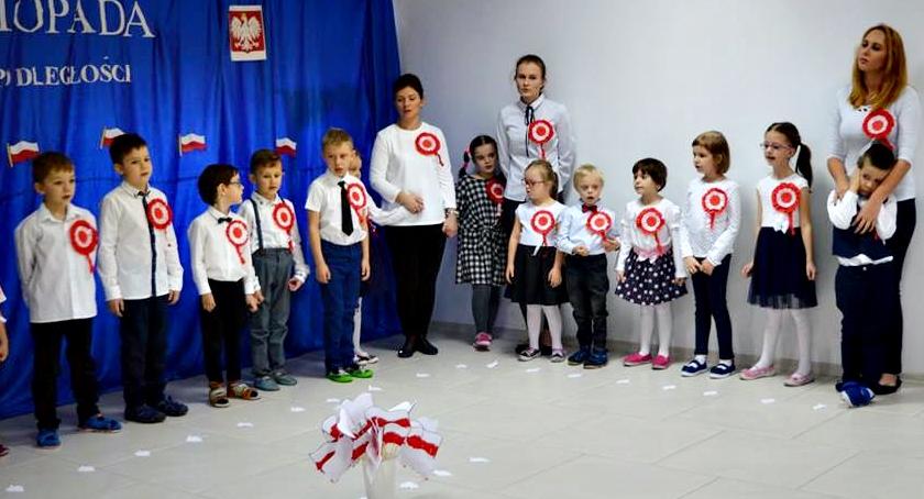 Świętowanie niepodległości - przedszkole Akademia ABCD Szerominek