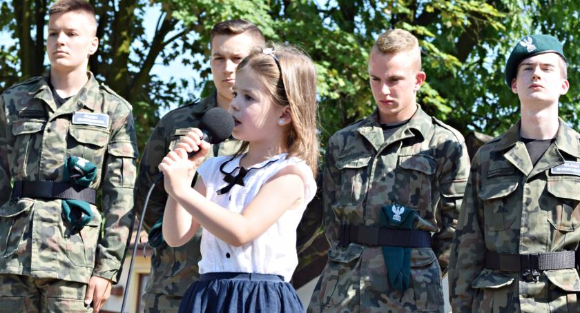 Ziemia Płońska Niepodległej – śpiewa Julia Radomska