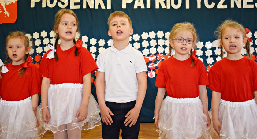 Ziemia Płońska Niepodległej – śpiewają dzieci z Przedszkola nr 4 Płońsk
