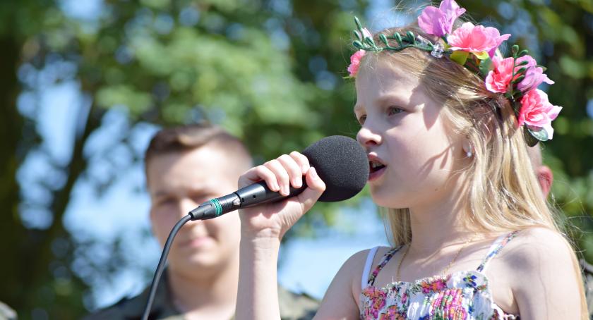 Ziemia Płońska Niepodległej – śpiewa Julia Morawska