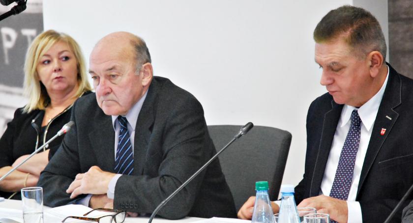 Pensję burmistrzowi ustalili