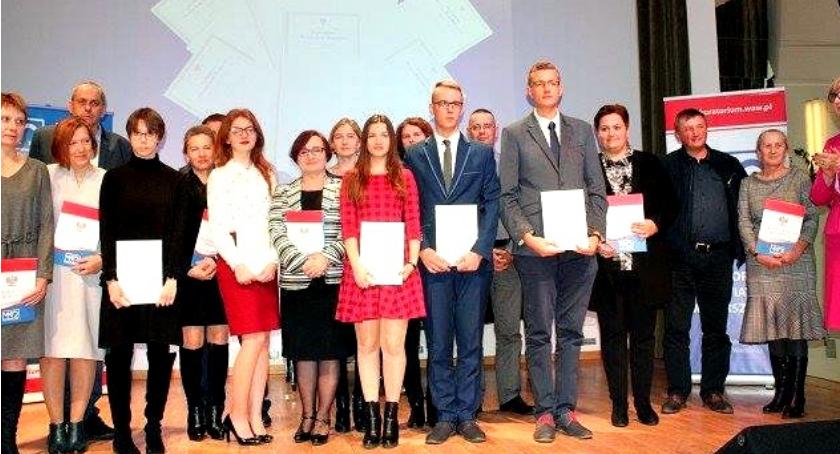 Dziewięcioro stypendystów premiera