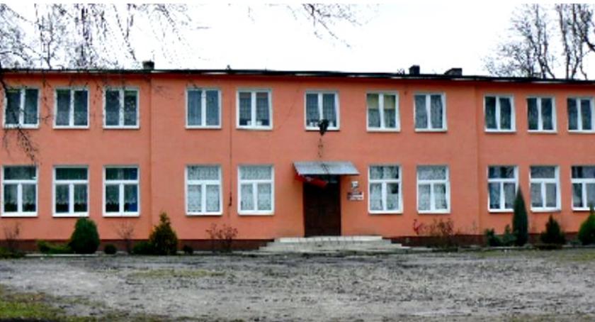 Zbierają na piec do szkoły
