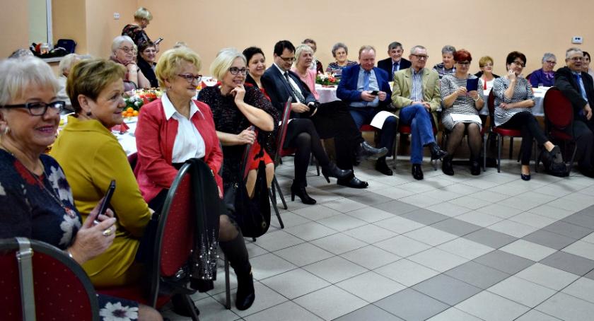 „Jest taki dzień” na spotkaniu opłatkowym emerytów i rencistów w Naruszewie