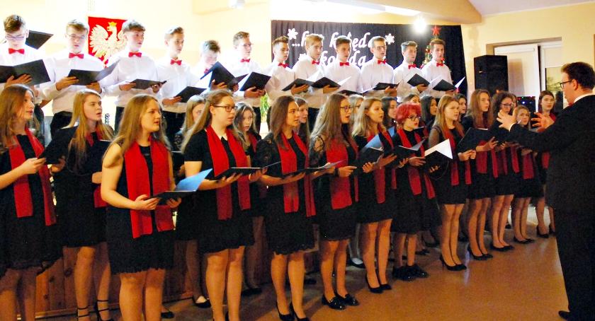Koncert świąteczny w LO Płońsk - „Pójdźmy wszyscy do stajenki”