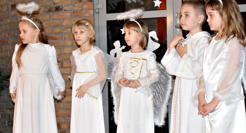 Jasełka w szkole Żywioły - „Jezusa Narodzonego wszyscy witajmy”