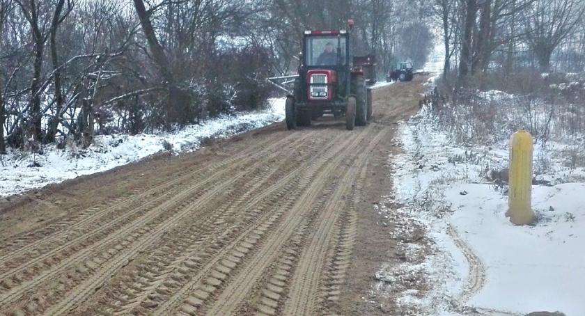 Sygnały Czytelników - wspólnie remontują drogę!