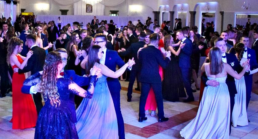 Studniówkowa wideoteka - tanecznie na balu ZS 1 Płońsk