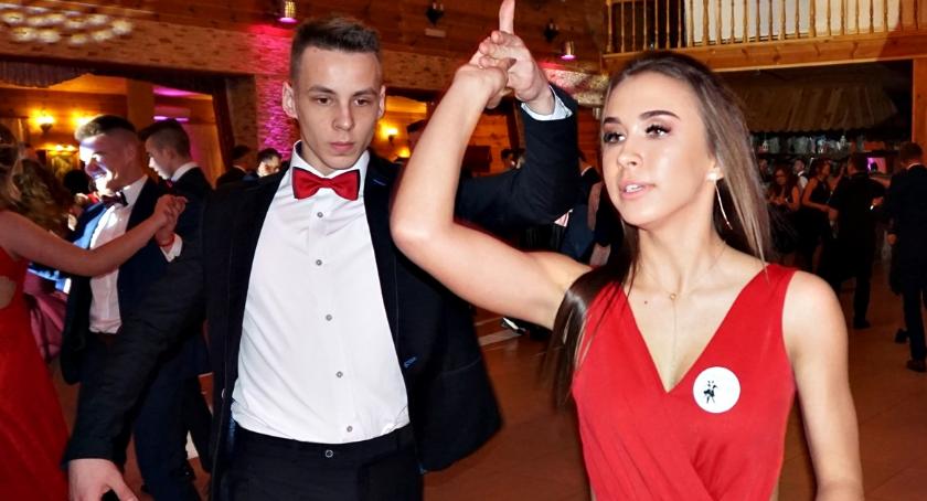 Studniówkowa wideoteka - ZS Raciąż - długa noc na parkiecie 