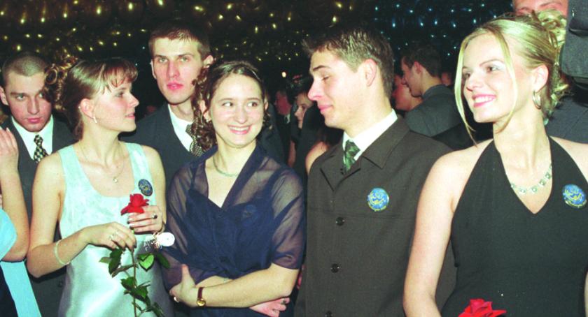 Serial studniówkowy - bale maturzystów z 2002 roku