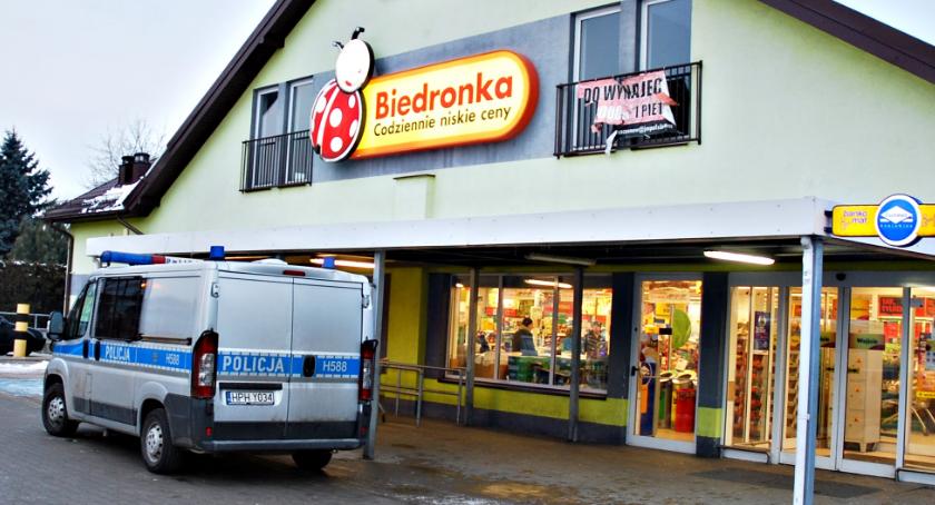 Ewakuacja Biedronki na Młodzieżowej - na szczęście zagrożenia już nie ma