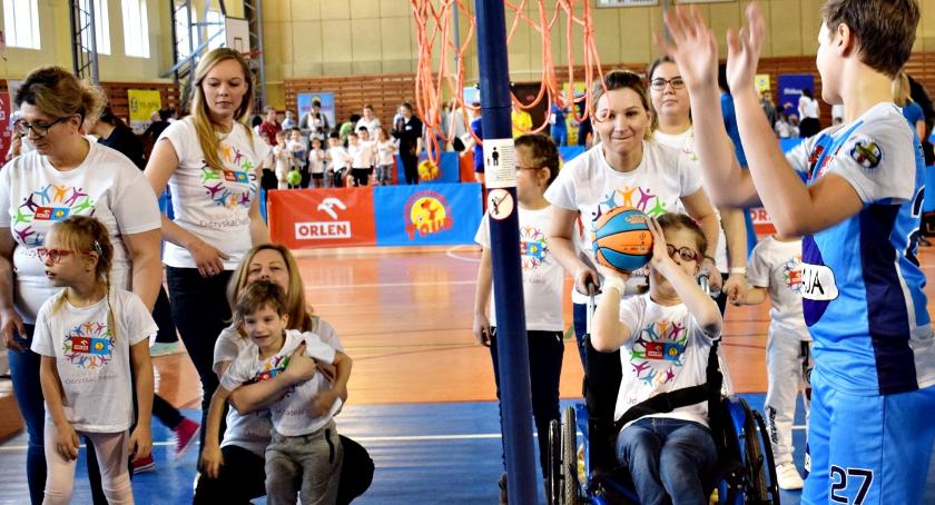 Sportowe święto przedszkolaków - filmik i zdjęcia z I tury Przedszkoliady