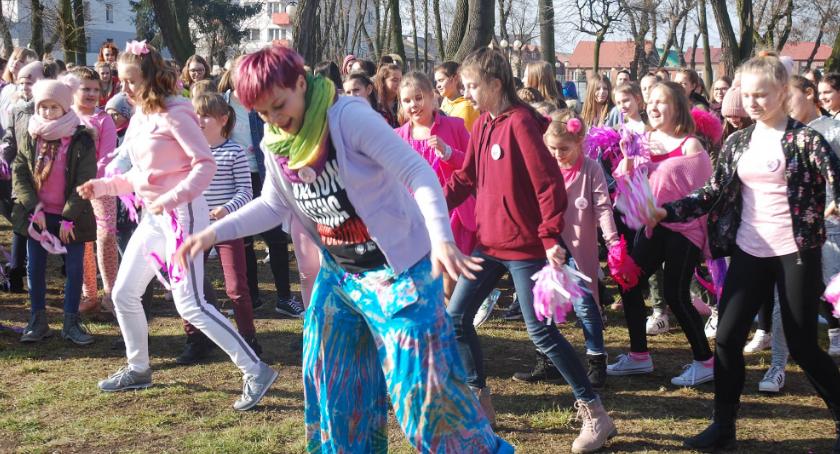 Tanecznie przeciwko przemocy 