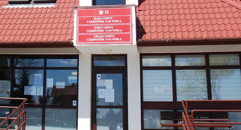 Wójt informuje o wywieszeniu wykazów nieruchomości przeznaczonych do sprzedaży i dzierżawy