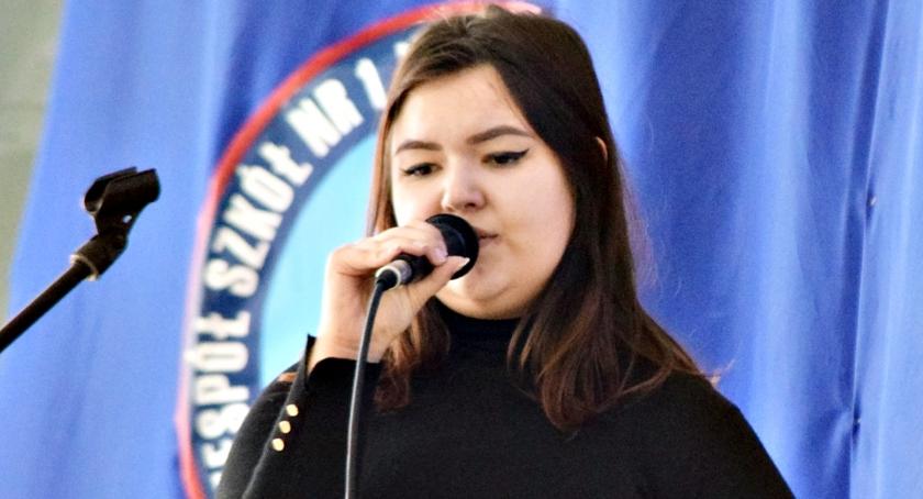 Piosenka obcojęzyczna - śpiewa Wiktoria Romanowska