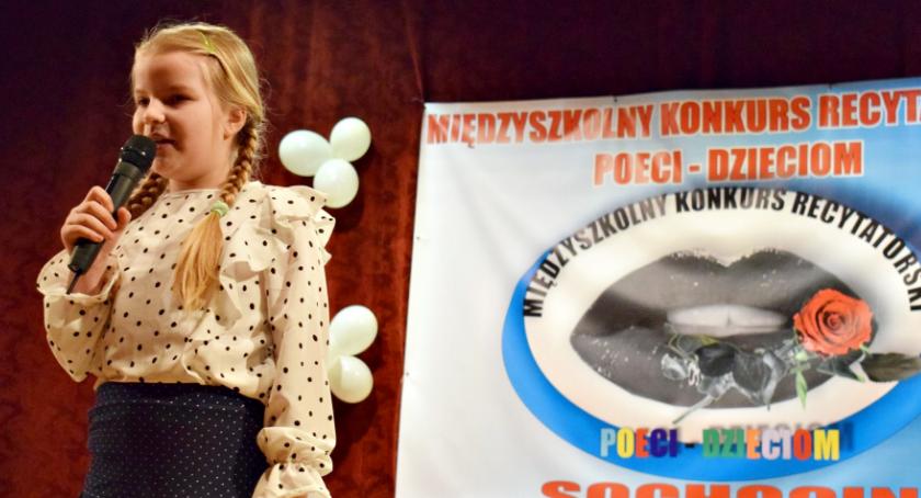 Dzień z wierszami - recytuje Julia Kujawska