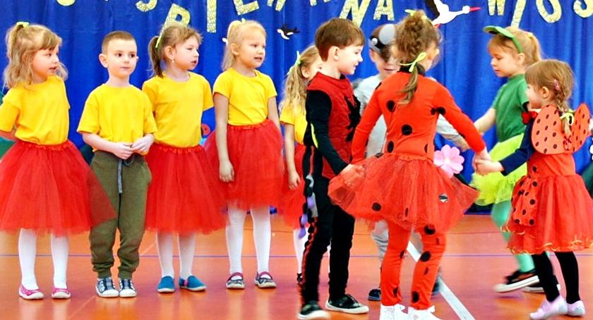 Wiosenna sobota z przedszkolakami - na scenie dzieci z SP SMARDZEWO