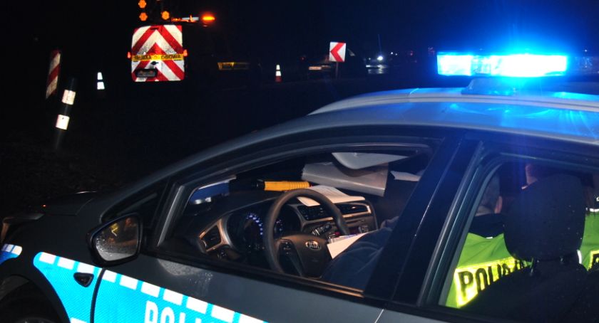 Cztery kolizje z dzikimi zwierzętami - policja apeluje o ostrożność