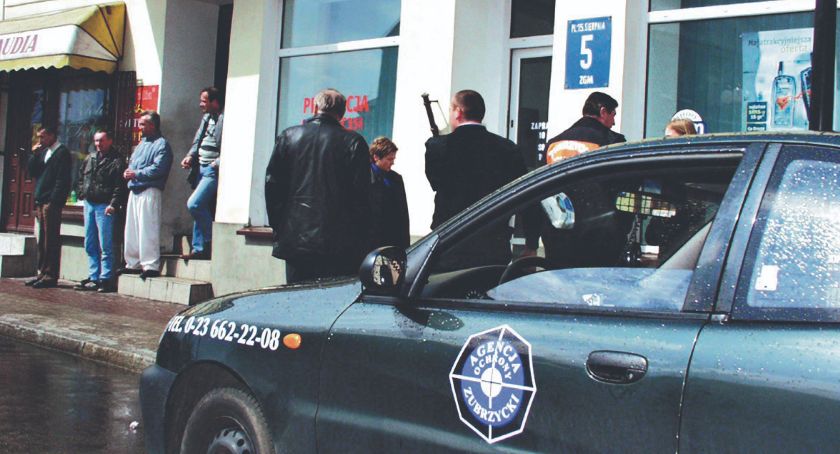 Napad z bronią w biały dzień z kwietnia 2001 roku