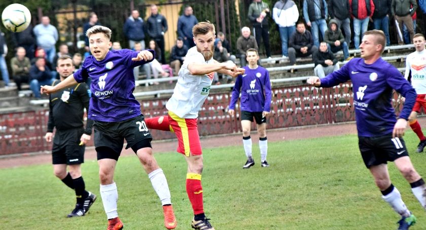 Niedzielny raport ligowy - derby okręgówki dla PAF, w A-klasie Korona z remisem