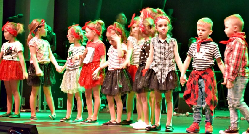 Show Nutki - rytmicznie z rydzem i malowaną lalą
