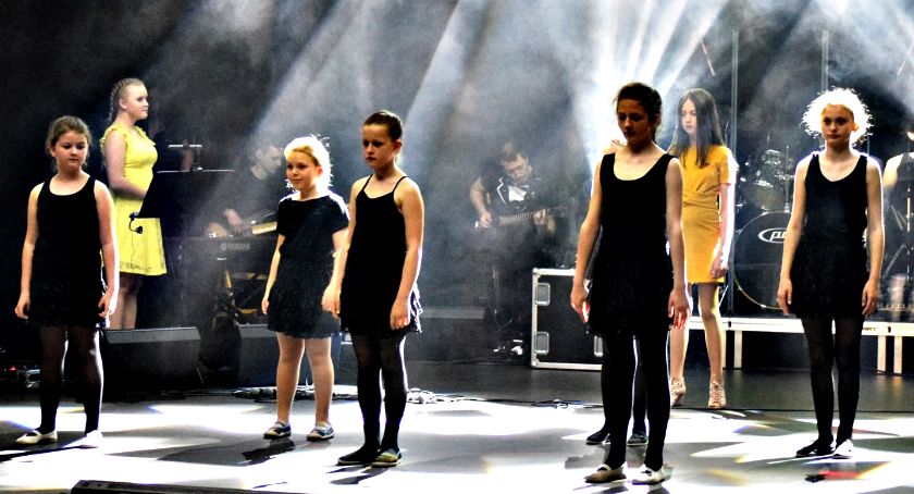 Show Nutki - ze śpiewem i tańcem - „Delilah”