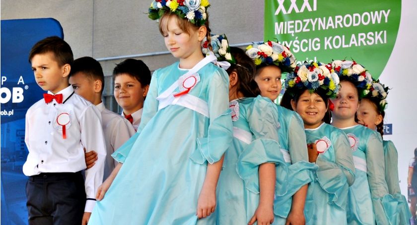 Patriotyczna scena w Baboszewie