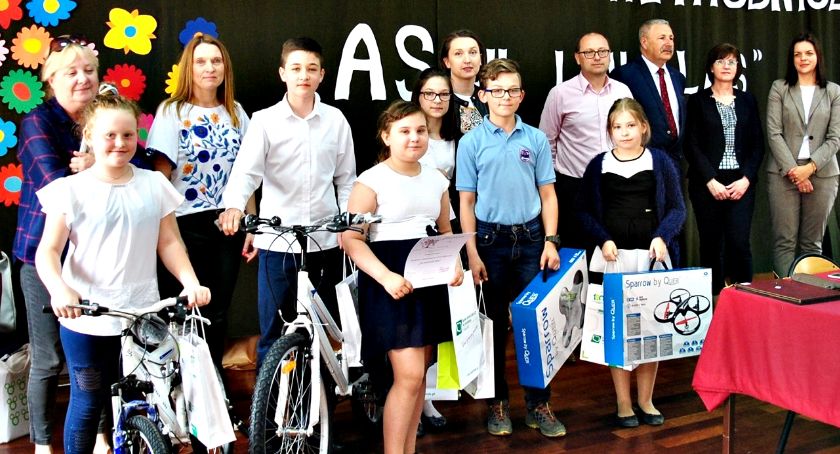 Matematyczno-przyrodnicze asy: Marysia Jakubczak i Gabriel Wojciechowski