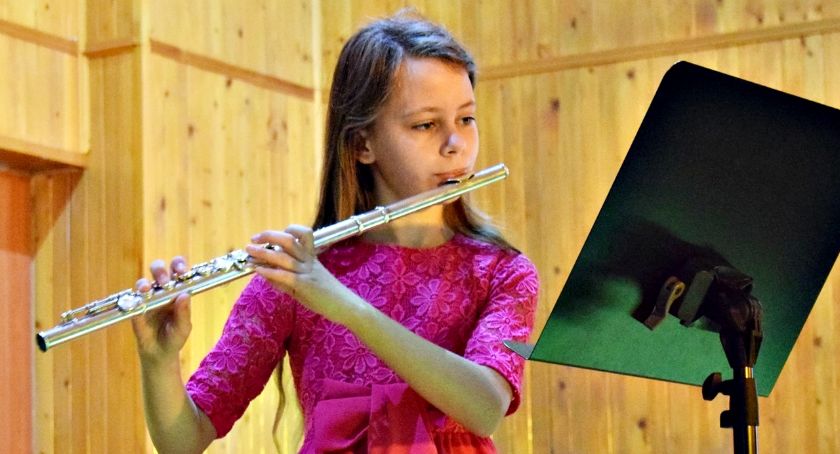 Koncertowali w muzycznej - na scenie Barbara Mystkowska i „Jezioro łabędzie” na flet