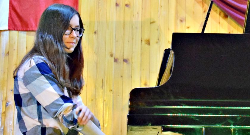 Koncertowali w muzycznej - za fortepianem Lena Wojciechowska