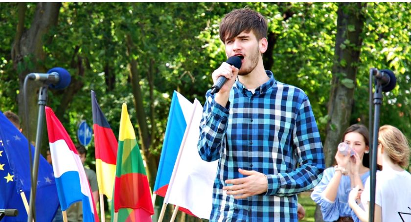 Młodzież piknikowo na Rutkach - Filip Czaicki „Zbudujemy dom”