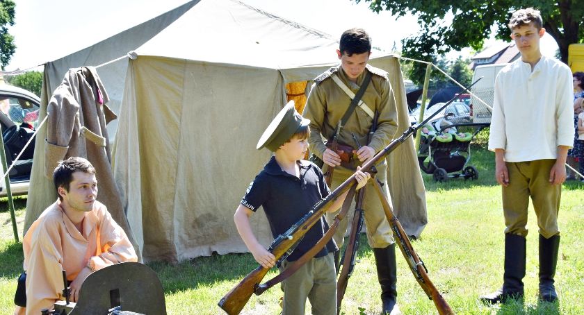 Patriotyczno-rodzinnie w Dziektarzewie