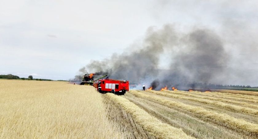 Strażackie dni w pigułce - przede wszystkim bardzo groźnie na polach