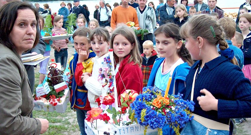 LATO Z RETRO - wianki nad Wisłą w Czerwińsku 2004 rok