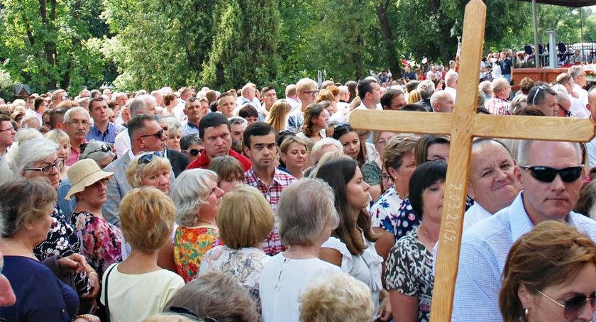 Tysiące wiernych na koronacji Matki Bożej Smardzewskiej
