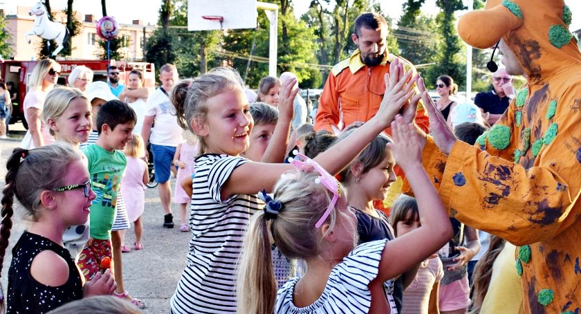 Obchody i festyn nad Wkrą