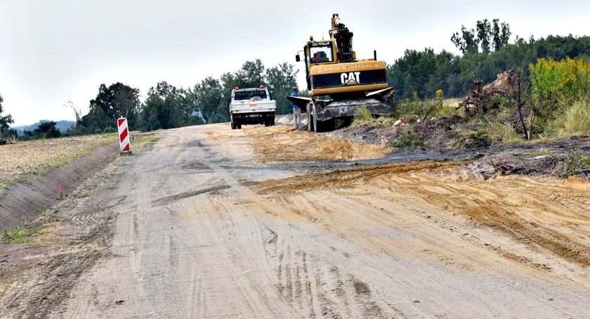 Trwają prace na drodze Wychódźc - Miączyn