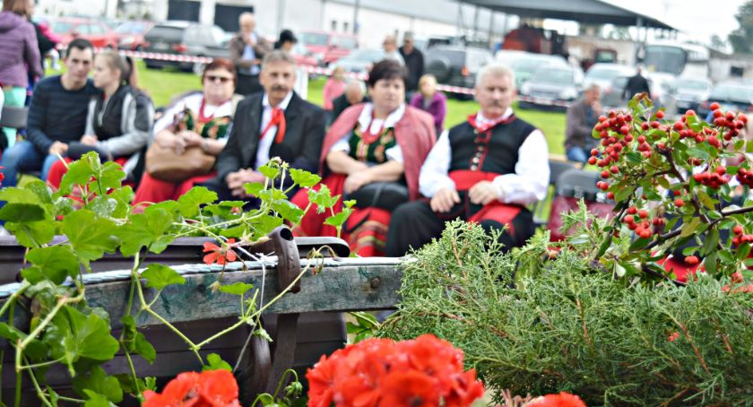 Poświętne zaprasza - jesienny jarmark, dzień kukurydzy i buraka oraz przegląd zespołów ludowych