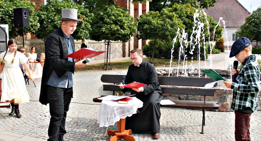 Sobota polskimi nowelami - „Katarynka” przy fontannie w Sochocinie