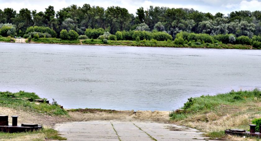 Woda w gminie Czerwińsk warunkowo przydatna - z Wisłą nadal trzeba uważać